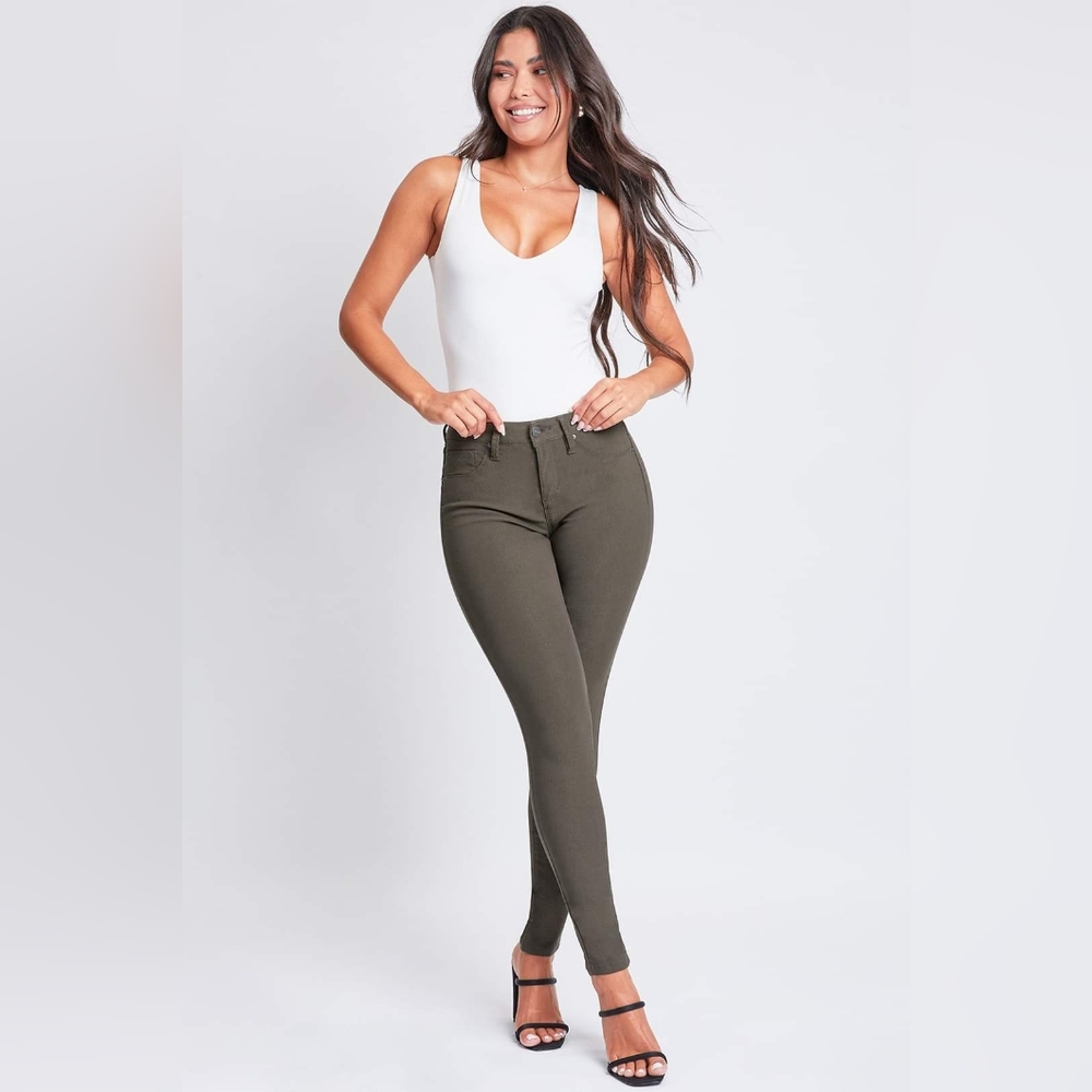 YMI Hyperstretch Mid Rise Skinny Jeans NEW WITH TAGS